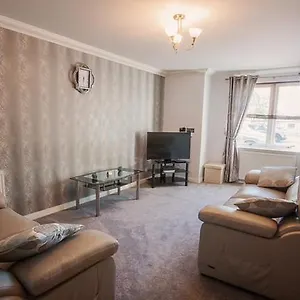 Apartment 2 Bed Blackburn Village With Wifi & Parking, Aberdeen