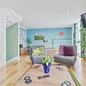 Pebble Mews House - By My Getaways - Parking For One Small Car Apartment Brighton